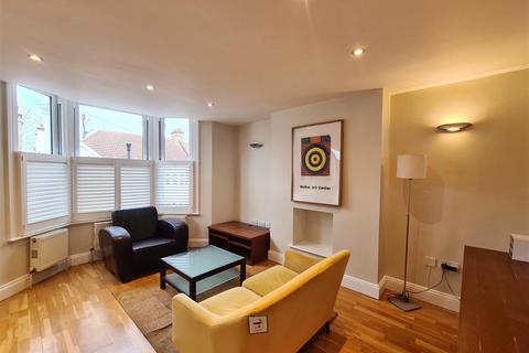 2 bedroom flat to rent, Maplestead Road, London SW2