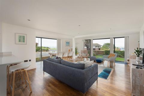 2 bedroom apartment to rent - Graystone Road, Tankerton, Whitstable