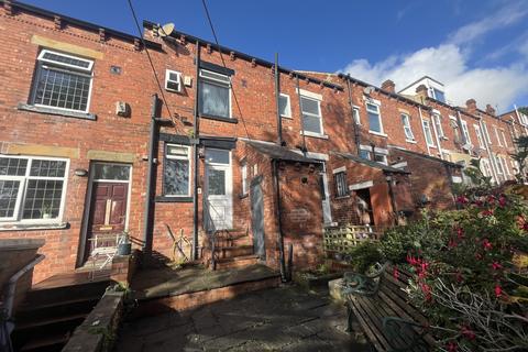 3 bedroom terraced house to rent, Featherbank Grove,  Leeds, LS18