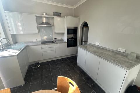 3 bedroom terraced house to rent, Featherbank Grove,  Leeds, LS18