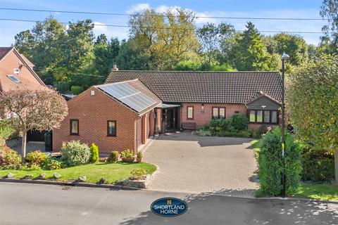 4 bedroom bungalow for sale, Ainsbury Road, Coventry CV5