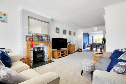 8 Vincent Close, Cheshunt, Waltham Cross, EN8 0RR