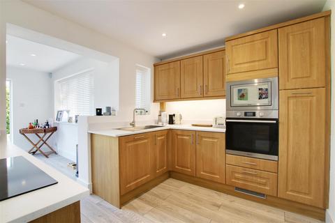 8 Vincent Close, Cheshunt, Waltham Cross, EN8 0RR