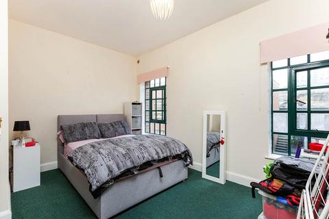 1 bedroom flat to rent, Bank Street, Kent DA12