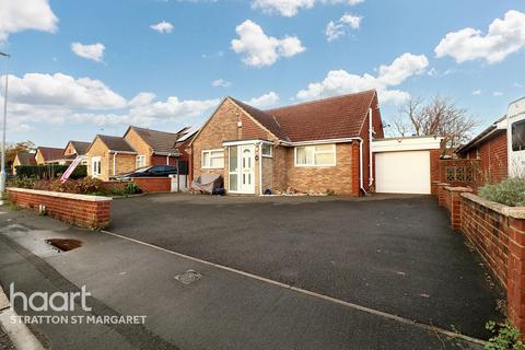 3 bedroom bungalow for sale, Shenton Close, Swindon