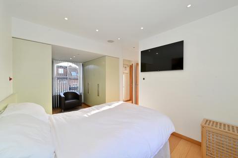 undefined, London E9