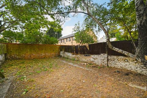 16 Campbell Road, London, E3 4DT
