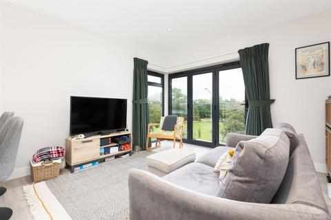 2 bedroom apartment for sale, Park View, Bancroft, Hitchin, Herts SG5 1FU