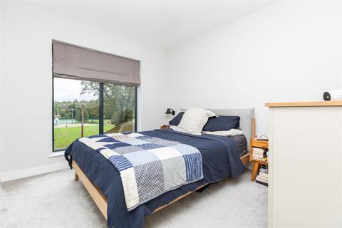 2 bedroom apartment for sale, Park View, Bancroft, Hitchin, Herts SG5 1FU