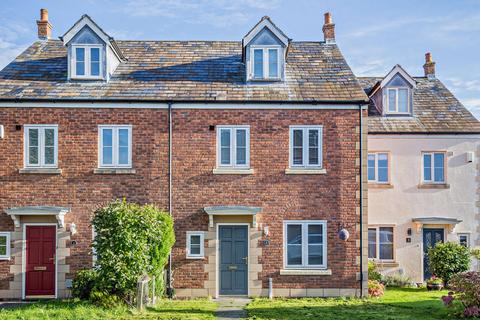 4 bedroom terraced house for sale, Anvil Close, Elton, Chester, CH2