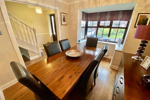 4 bedroom detached house for sale, Spring Bank Drive, Liversedge