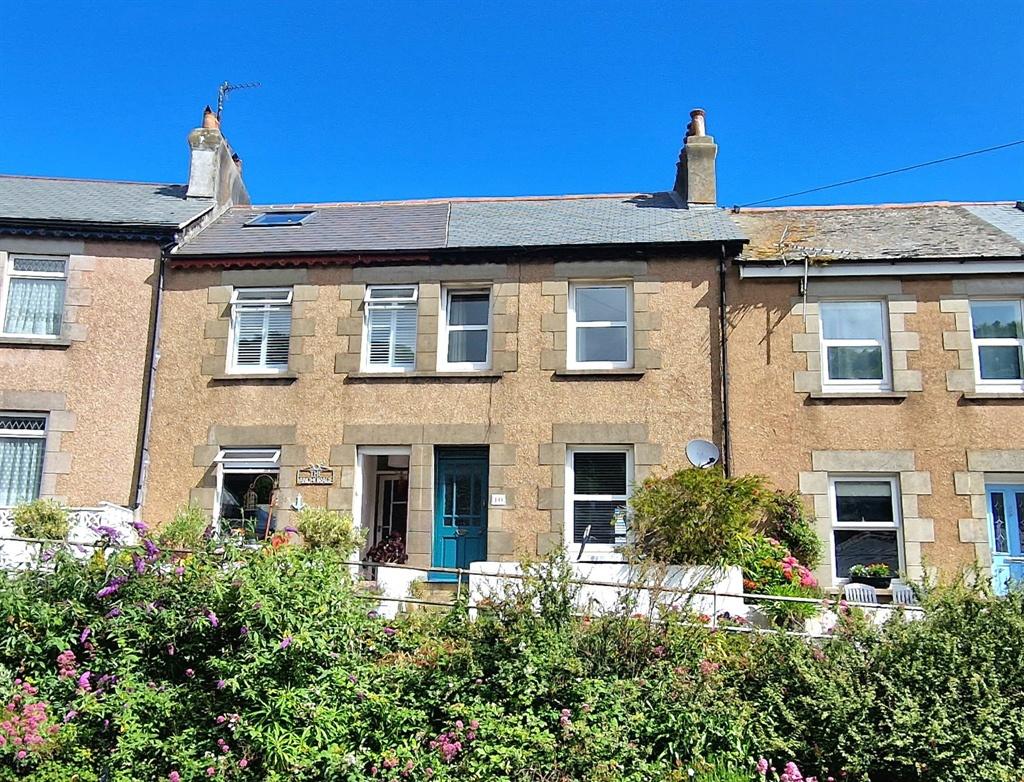 2 Bedroom Mid Terrace House For Sale