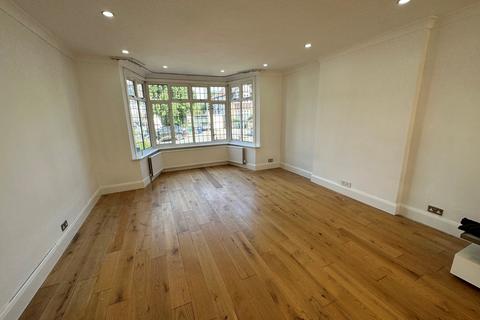 5 bedroom detached house to rent, Penshurst Gardens, Edgware, HA8