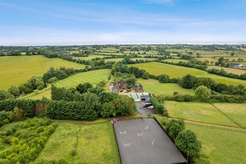 8 bedroom detached house for sale, Great Brickhill Road, Soulbury, Buckinghamshire