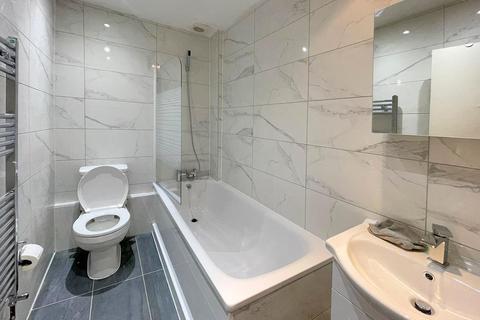 2 bedroom flat to rent, 320 Earls Court Road, London, SW5