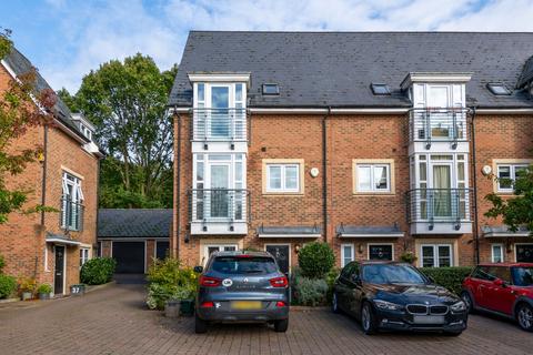 4 bedroom townhouse for sale, Caberfeigh Close, Redhill, RH1