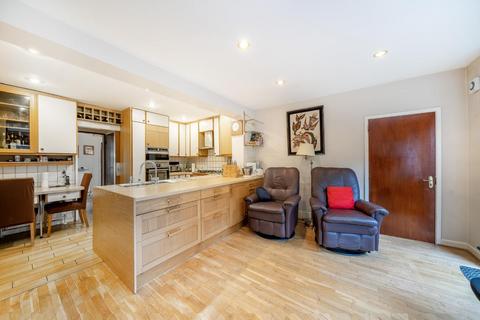74 Alleyn Park, London, SE21 8SF