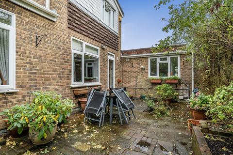 74 Alleyn Park, London, SE21 8SF