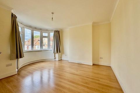 3 bedroom semi-detached house to rent, Romney Drive, Harrow HA2