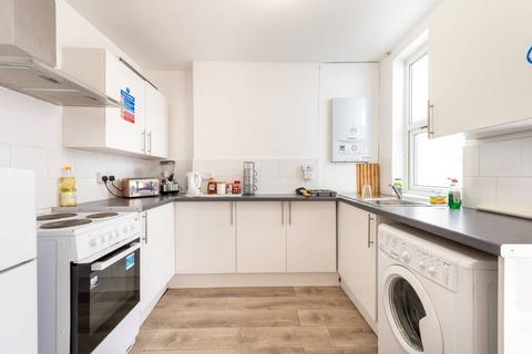 5 bedroom terraced house to rent, Ambleside Road, Willesden, London, NW10