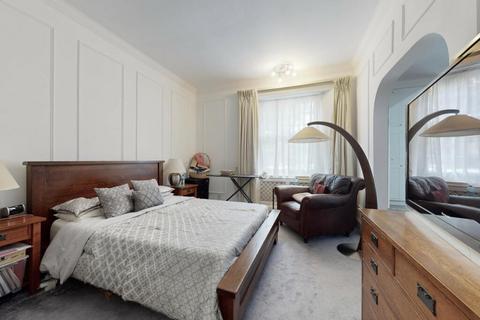 4 bedroom apartment to rent, St John's Wood High Street, St John's Wood NW8