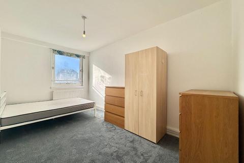 3 bedroom flat to rent, Mace Street, London E2