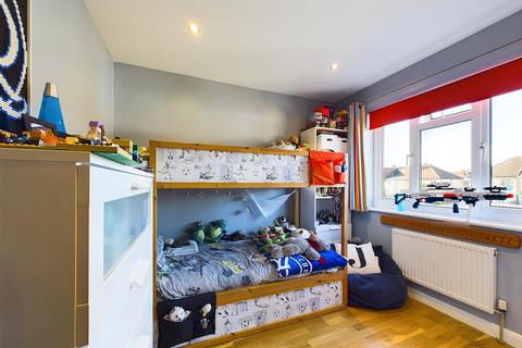 98 Bempton Drive, Ruislip, HA4 9DE