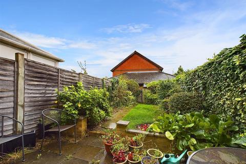 11 Elliott Avenue, Ruislip, HA4 9LY