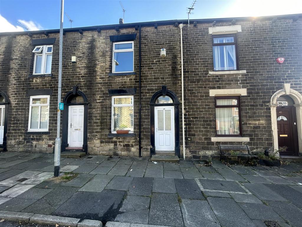 Thomas Street, Lees, Oldham 2 bed terraced house for sale £152,000