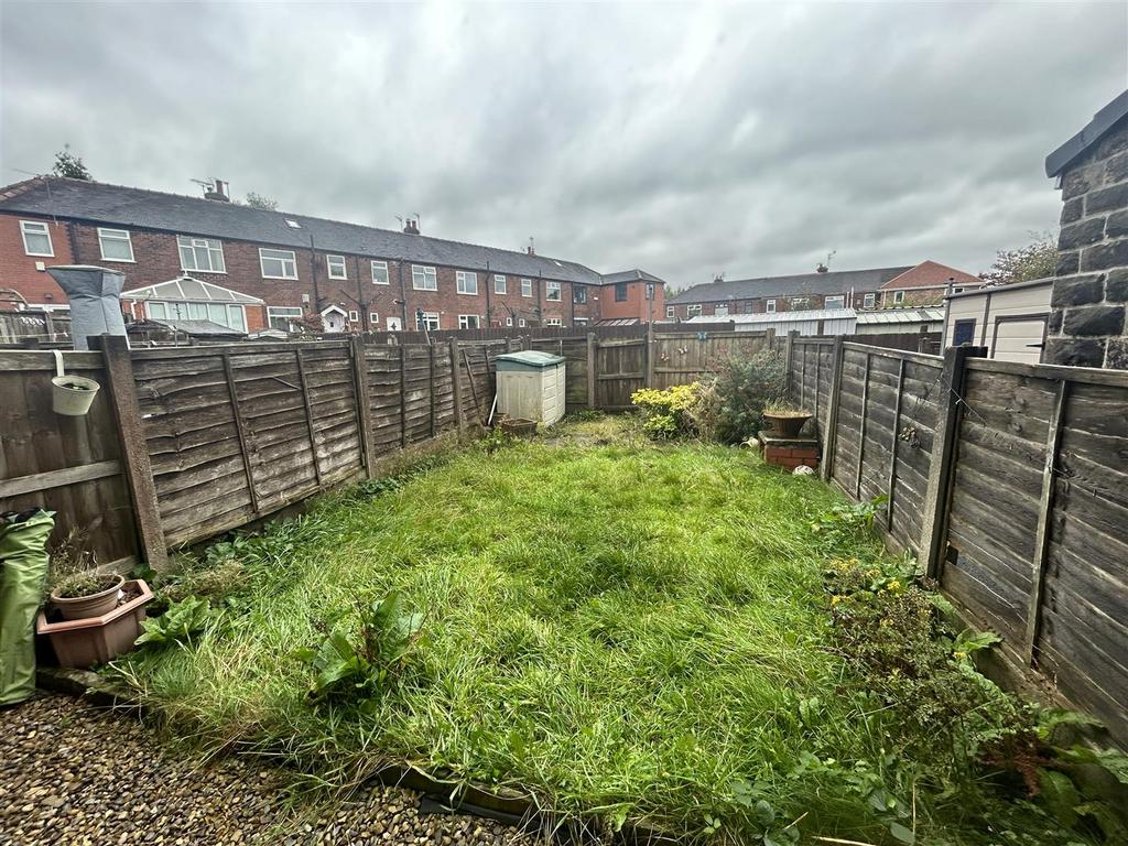 Thomas Street, Lees, Oldham 2 bed terraced house for sale £152,000