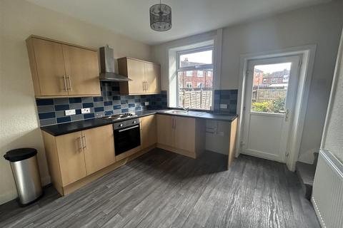 43 Thomas Street, Lees, Oldham, OL4 5BU