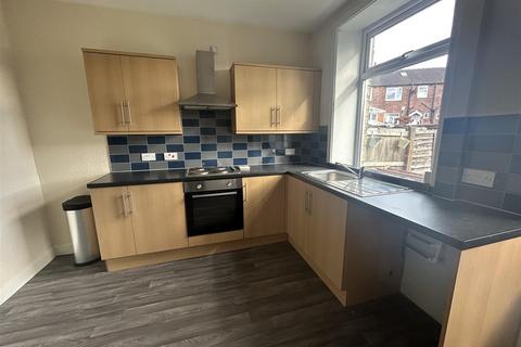 43 Thomas Street, Lees, Oldham, OL4 5BU