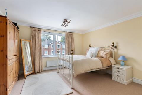 2 bedroom flat for sale, The Downs, West Wimbledon SW20