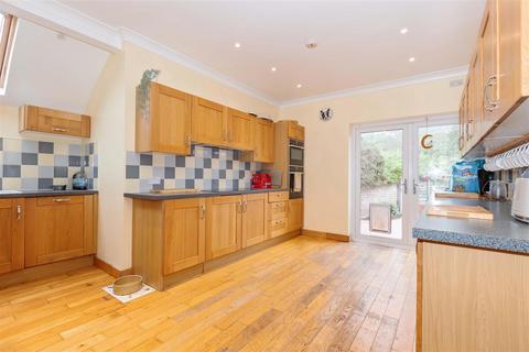 6 bedroom chalet for sale, Cissbury Gardens, Worthing