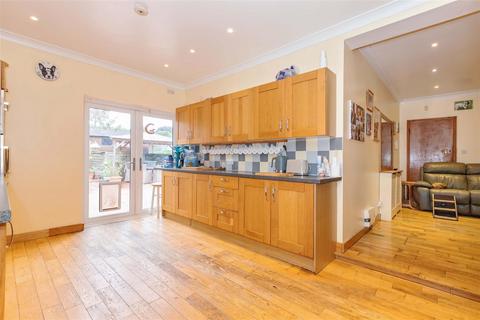 6 bedroom chalet for sale, Cissbury Gardens, Worthing