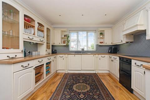 4 bedroom detached house for sale, Killester Gardens, Worcester Park