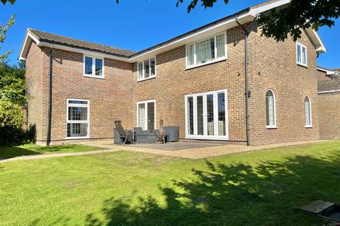 4 bedroom detached house for sale, St. Marys Road, Sevenoaks TN15