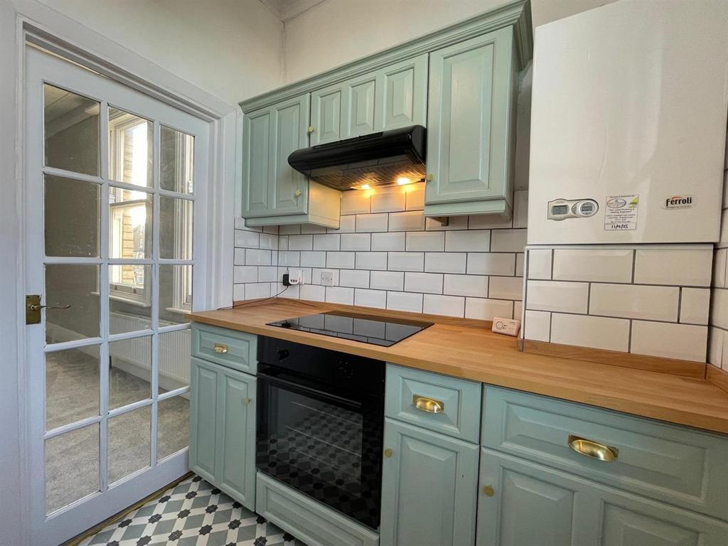 Kitchen 2.jpg