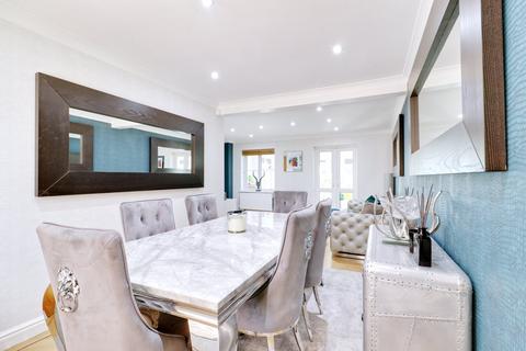3 Aspen Way, South Ockendon, RM15 6TX