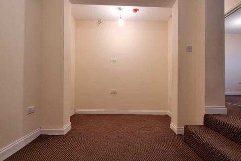 1 bedroom flat to rent, Hounslow TW3