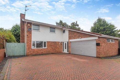 4 bedroom detached house for sale, Highfield Close, Ravenshead