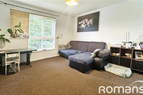 1 bedroom apartment for sale, Cedars Drive, Uxbridge