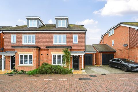 4 bedroom semi-detached house for sale, Beacon Close, Rottingdean, Brighton, East Sussex, BN2