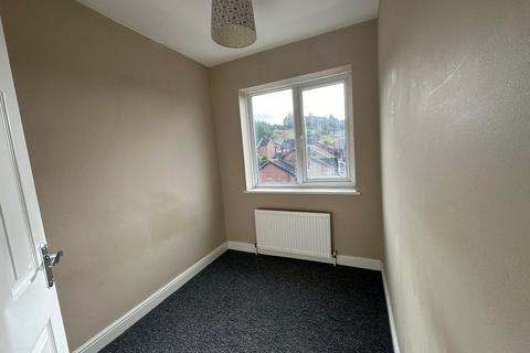 3 bedroom maisonette to rent, Wendover Road, Birmingham B65