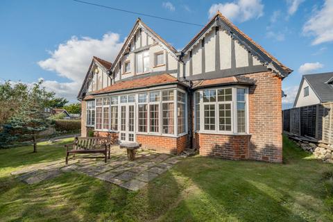 4 bedroom detached house for sale, West Street, Selsey, PO20