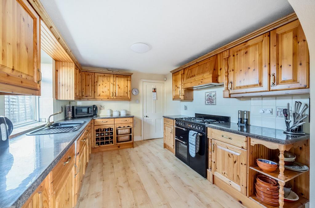 Kitchen dining room