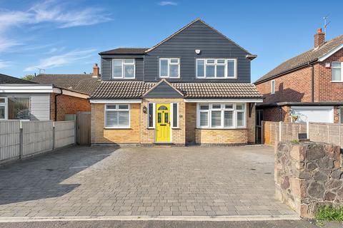 4 bedroom detached house for sale, Grasmere Road, Loughborough LE11