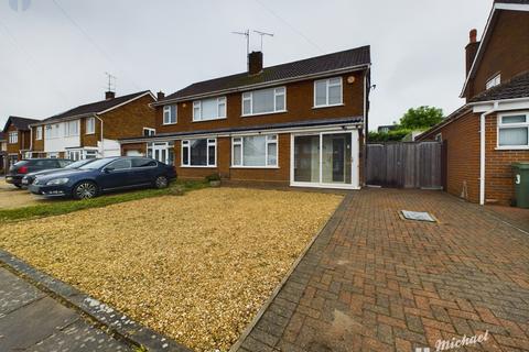 3 bedroom semi-detached house for sale, Stirling Avenue, AYLESBURY