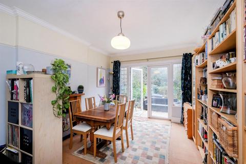 6 Woodcote Road, London, E11 2QA