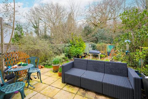 6 Woodcote Road, London, E11 2QA